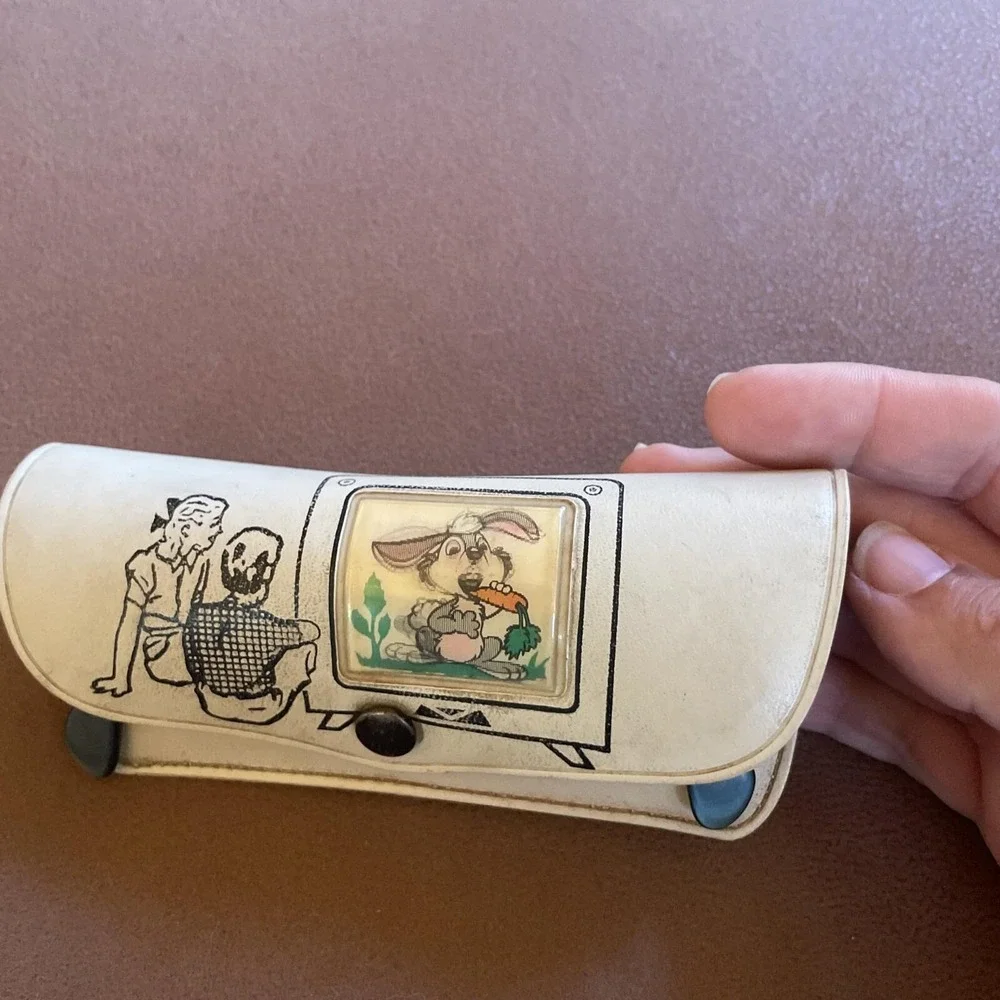 Vintage 50s 60s Childs Glasses Case bunny Carrot TV MCM Kids Holographic Reading
